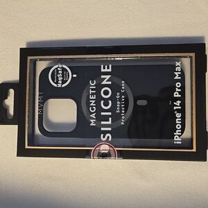MVMT Magnetic Silicone Snap-On Protective Case for iPhone 14 Pro Max - New